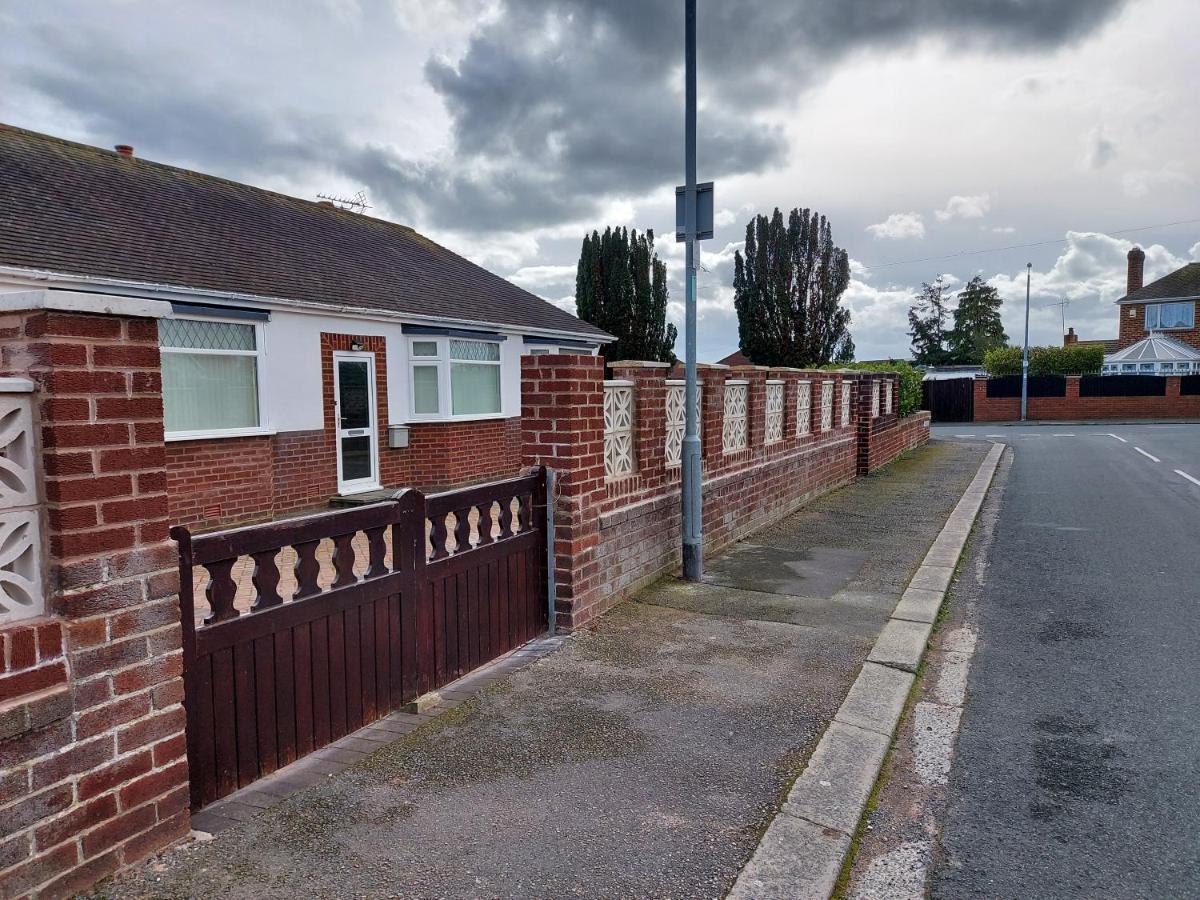 The Hermitage Private Detached Bungalow Villa Rhyl Buitenkant foto