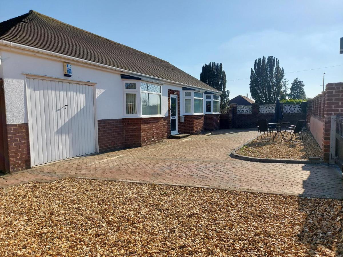 The Hermitage Private Detached Bungalow Villa Rhyl Buitenkant foto