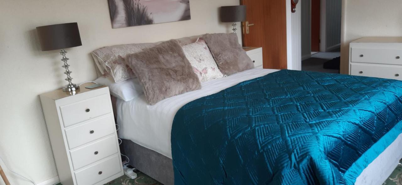 The Hermitage Private Detached Bungalow Villa Rhyl Buitenkant foto