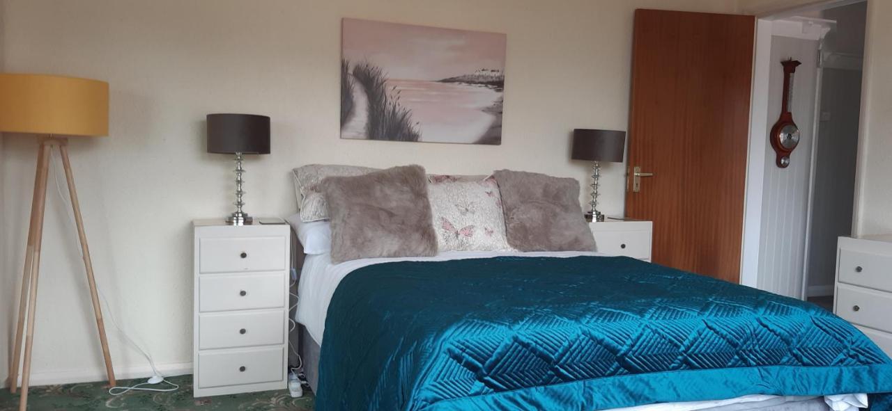 The Hermitage Private Detached Bungalow Villa Rhyl Buitenkant foto